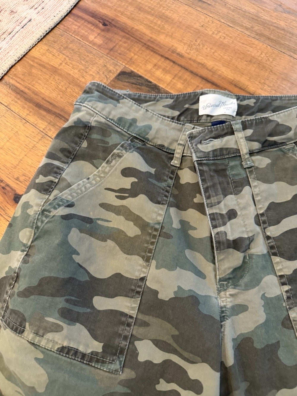 Universal Thread Green/Gray’ish taupe Camouflage Barrel Pant - Picture 3 of 3